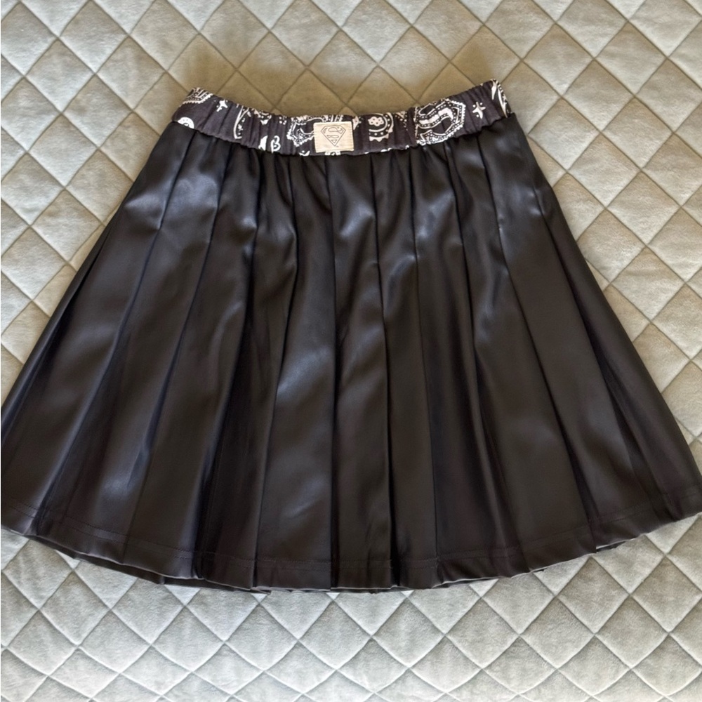 Cotton On Girls’ Superman License Pleated Skirt, Black